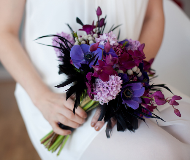 上品で洗練された花嫁に 紫 パープルのウェディングブーケアイデア集 結婚ラジオ 結婚スタイルマガジン