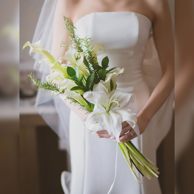 百合（カサブランカ）のブーケで清楚な花嫁に♡デザイン実例をご