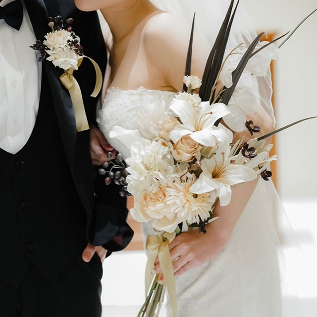 百合（カサブランカ）のブーケで清楚な花嫁に♡デザイン実例をご紹介