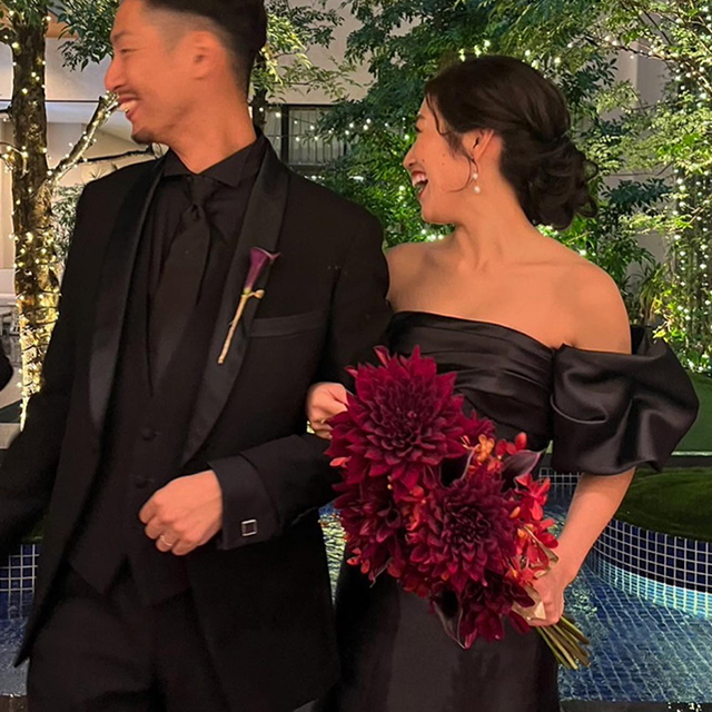 パープル・ボルドーのダリアを使ったブーケ