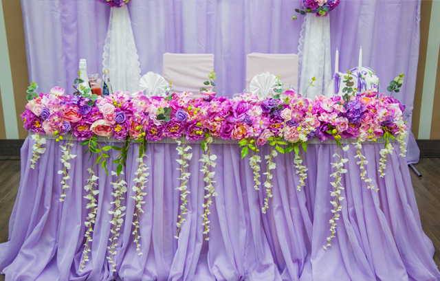 紫で統一した高砂装花