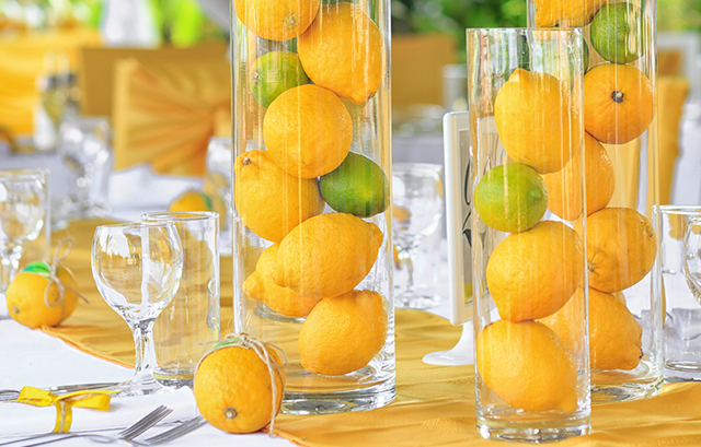 レモンが飾られたゲストテーブル