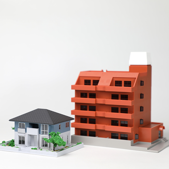 マンションと一軒家の模型